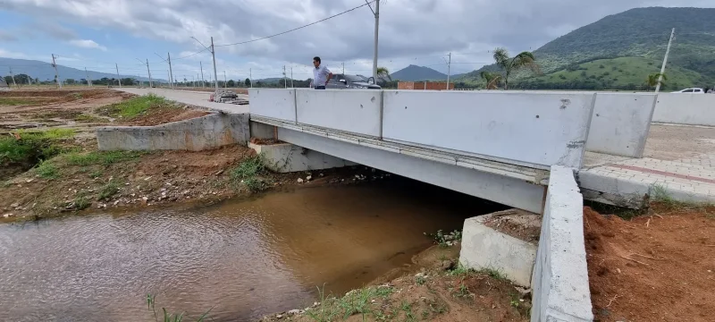 Construção ponte de concreto